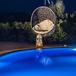 Colonides Retreat Sea & Silence