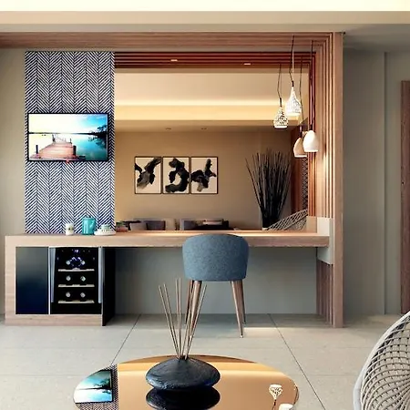 Colonides Hotell 4*