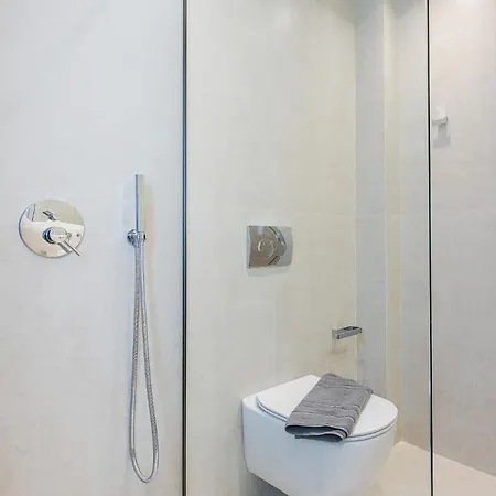 Colonides 4*