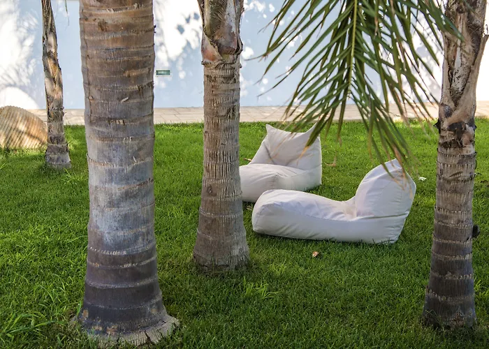 Colonides - Seaside Retreat Sea & Silence